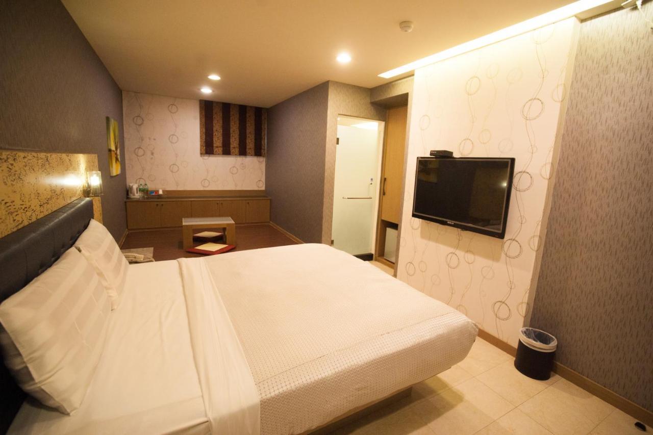 Love Hotel Pingtung Zewnętrze zdjęcie